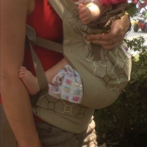Ergo Carrier and infant Inser